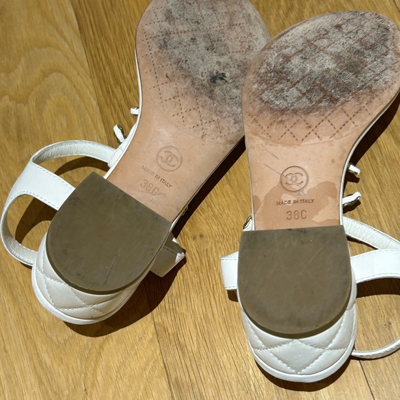 Chanel Lambskin Chain CC Logo Thong Sandals 38 White - Picture 13 of 14